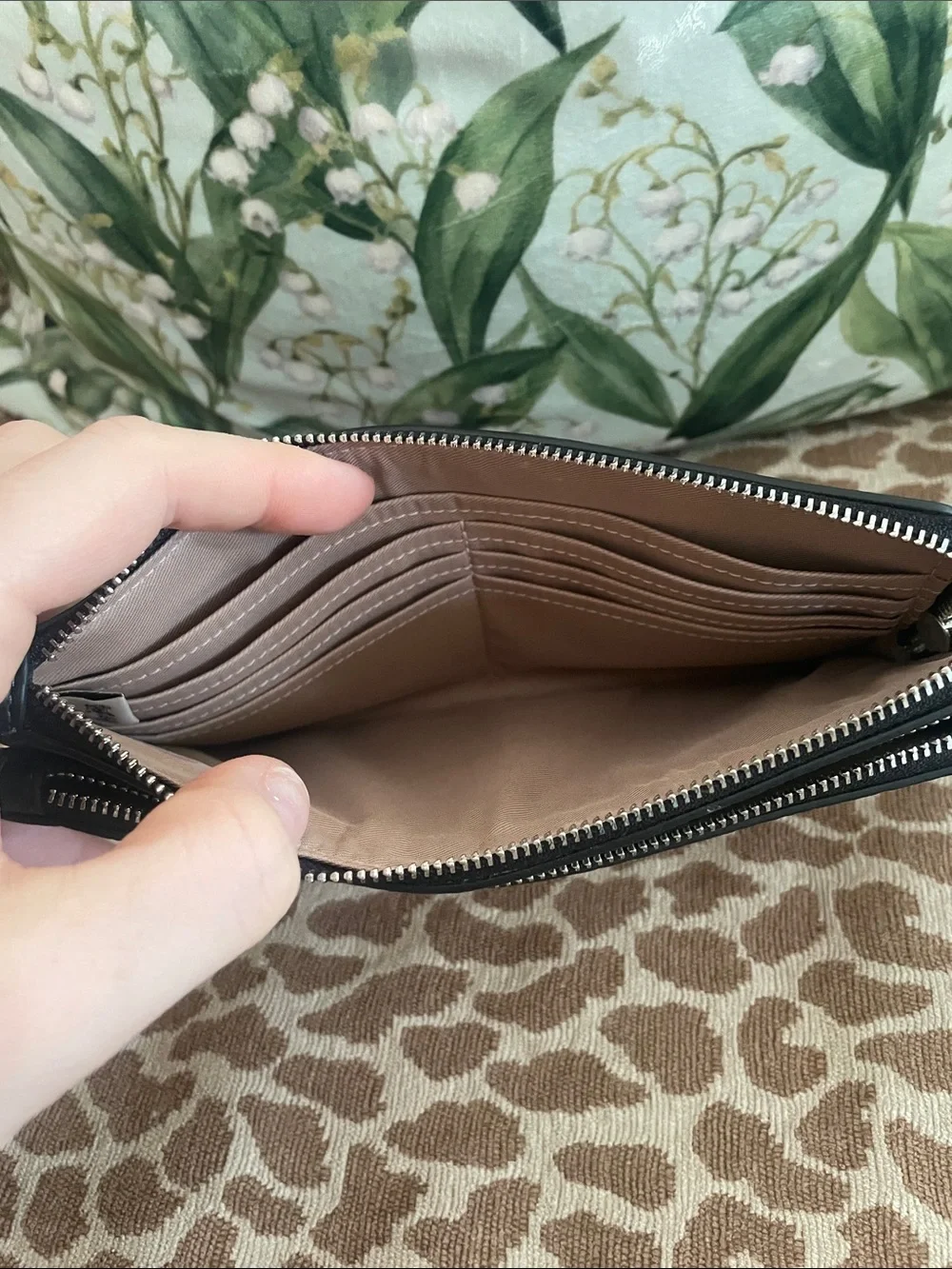 Coach Two-Tone Pebbled Leather Wristlet in Cream and Black NEW Double Zipper
